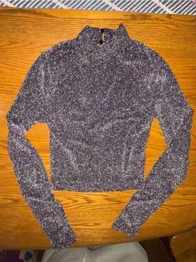 Divided Sparkle Black and Silver Long-Sleeve Cropped Top